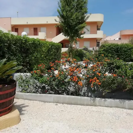 Stella Di Mare Aparthotel 4*